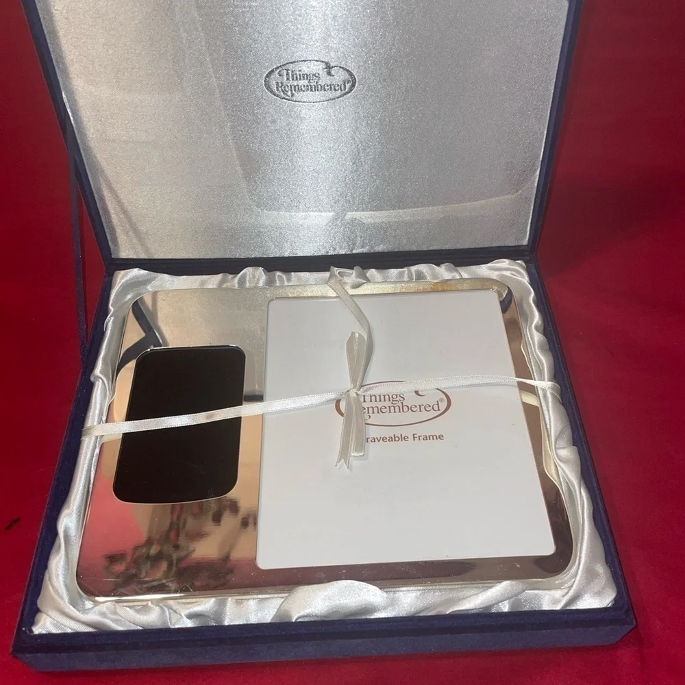NWT THINGS REMEMBERED ABLE TO BE ENGRAVED METAL PICTURE FRAME WITH SN. N…